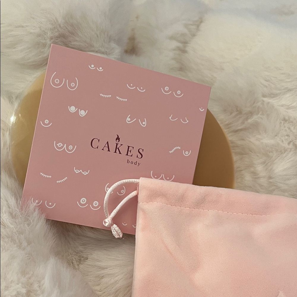 Cakes Body /pink velvet draw string carry bag